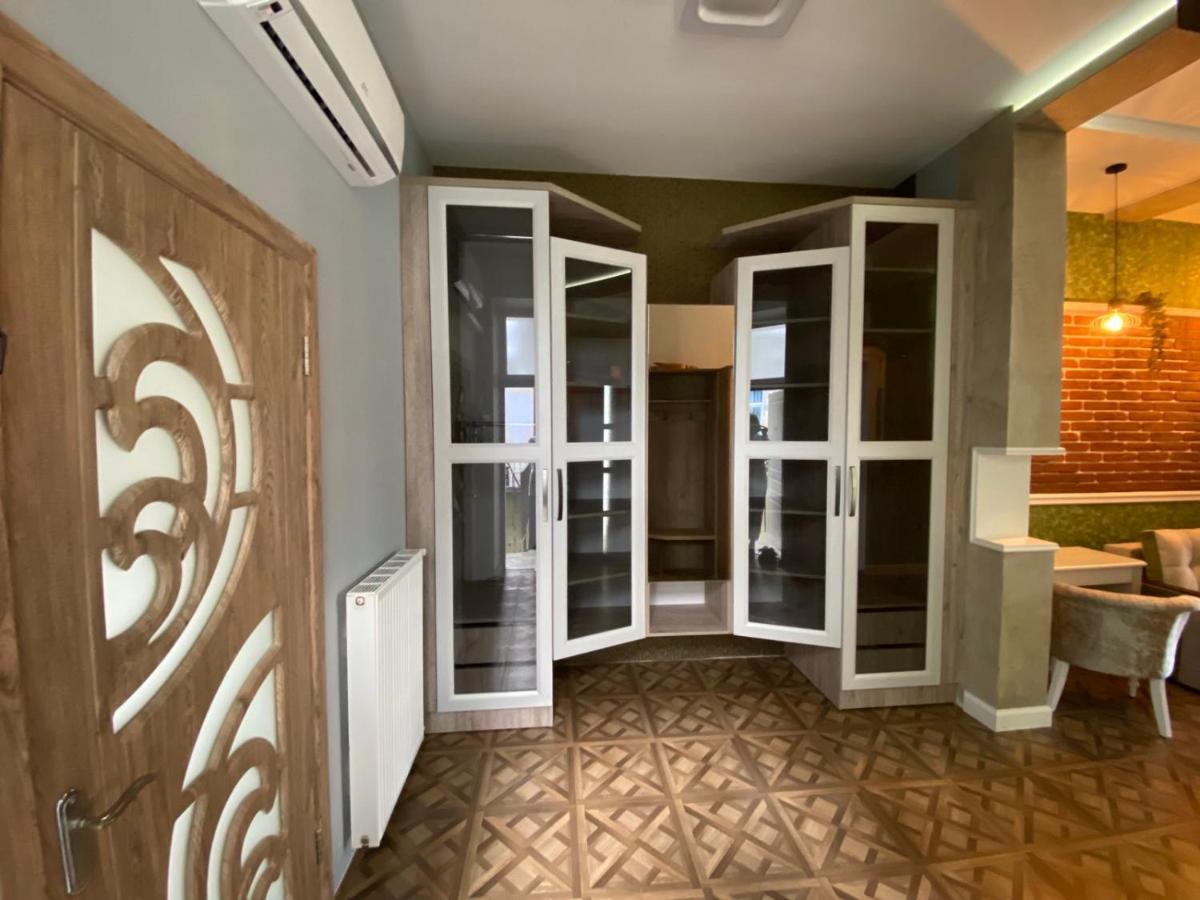 Apartment On Balabana Street Lviv Buitenkant foto